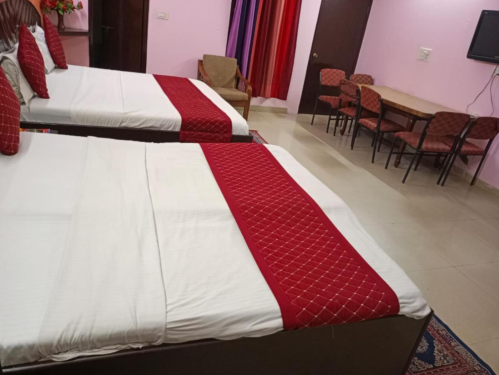 Airport Hotel Pariksheet Inn Nuova Delhi Esterno foto