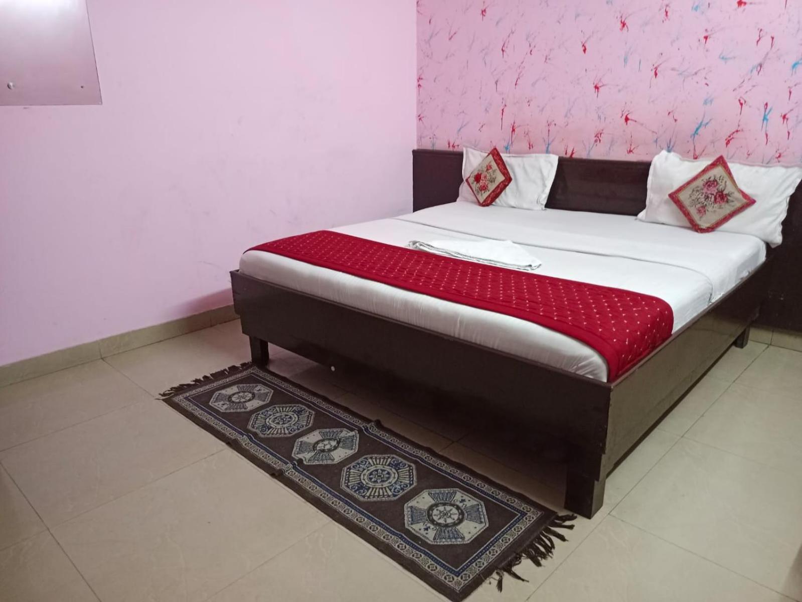 Airport Hotel Pariksheet Inn Nuova Delhi Esterno foto