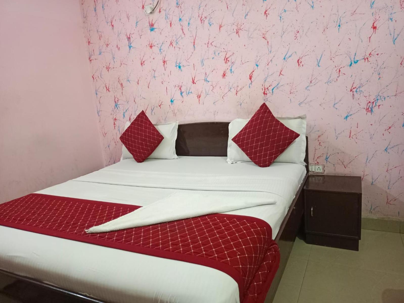 Airport Hotel Pariksheet Inn Nuova Delhi Esterno foto