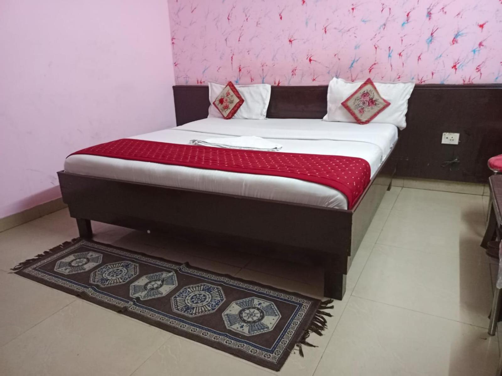 Airport Hotel Pariksheet Inn Nuova Delhi Esterno foto