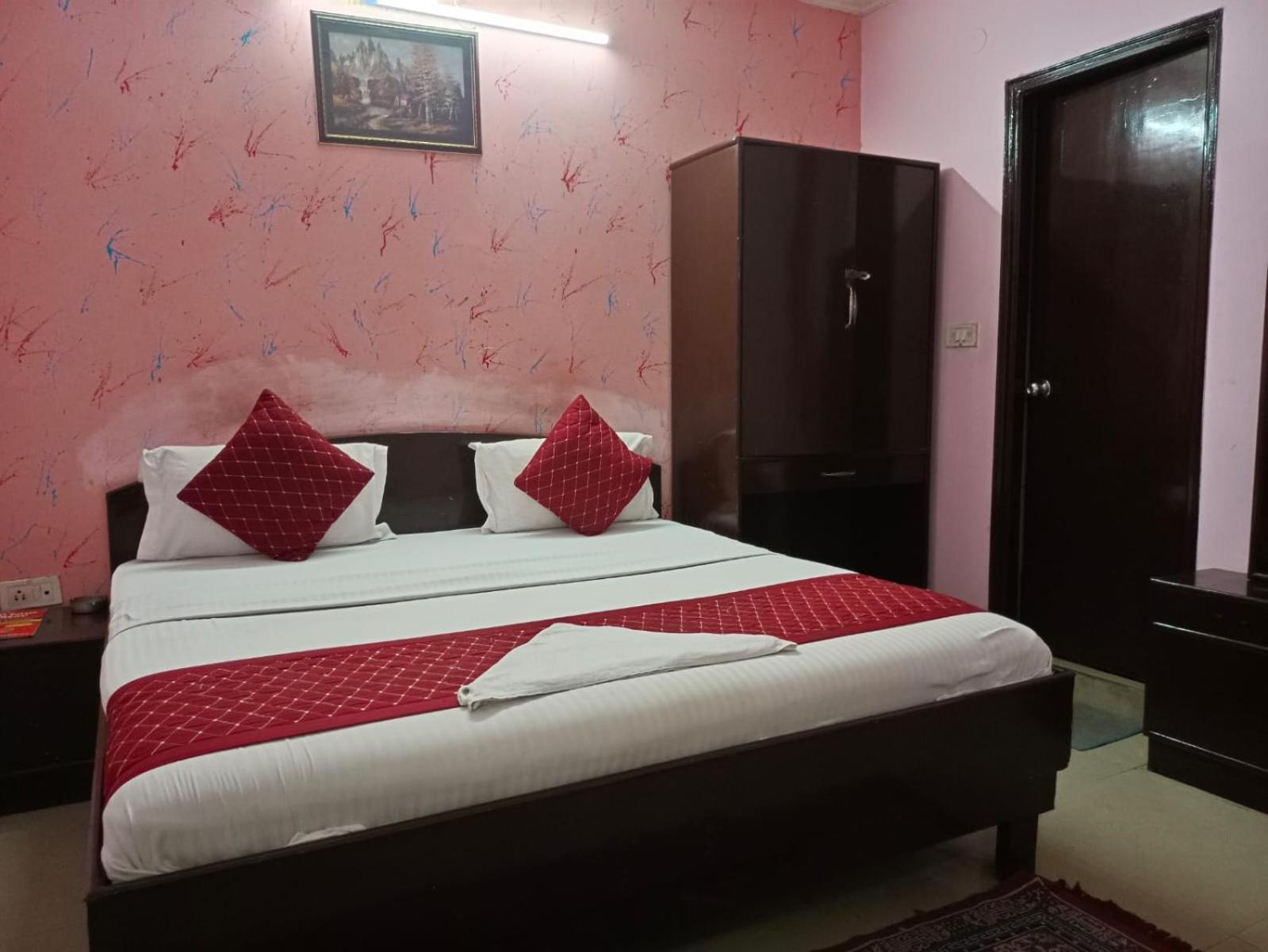 Airport Hotel Pariksheet Inn Nuova Delhi Esterno foto