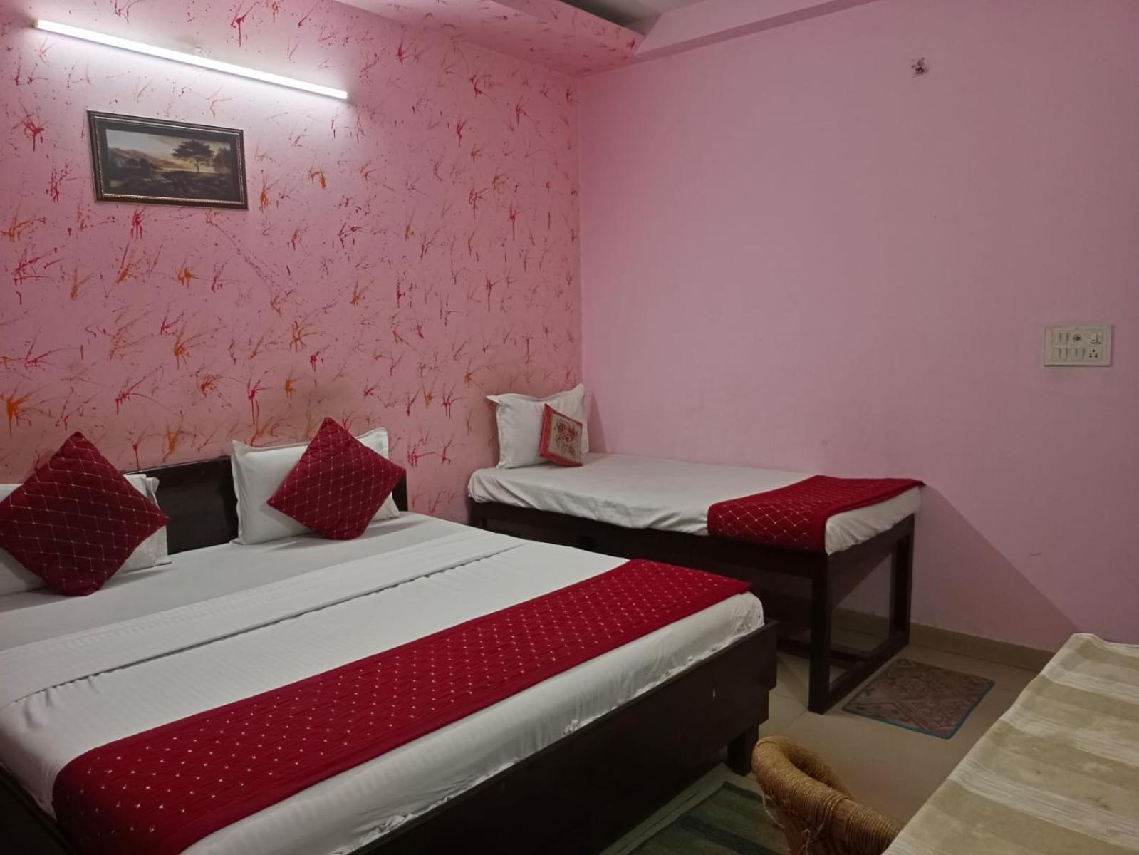 Airport Hotel Pariksheet Inn Nuova Delhi Esterno foto