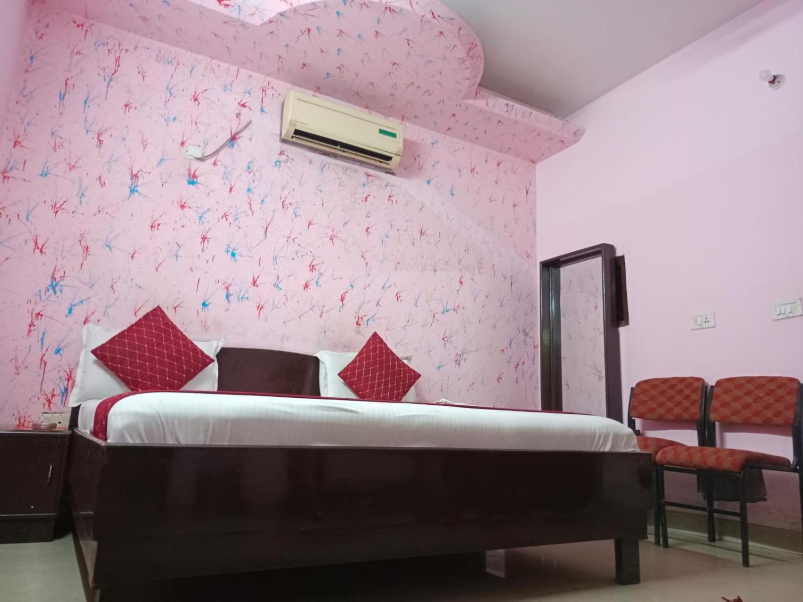 Airport Hotel Pariksheet Inn Nuova Delhi Esterno foto