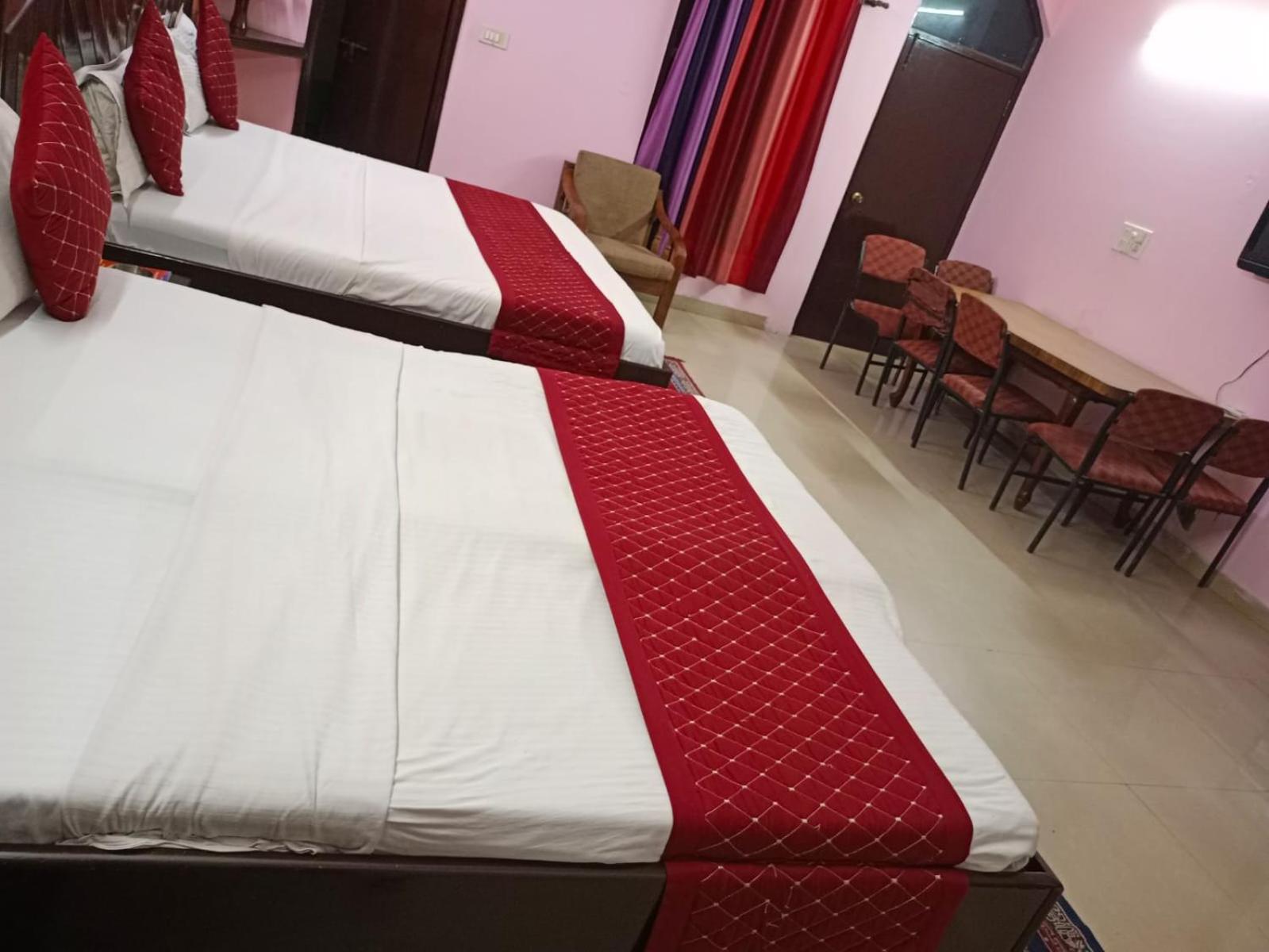 Airport Hotel Pariksheet Inn Nuova Delhi Esterno foto