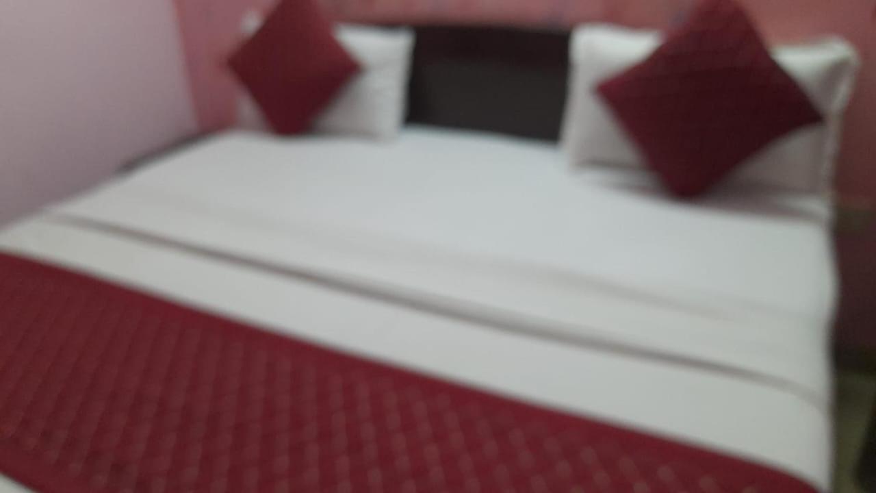 Airport Hotel Pariksheet Inn Nuova Delhi Esterno foto