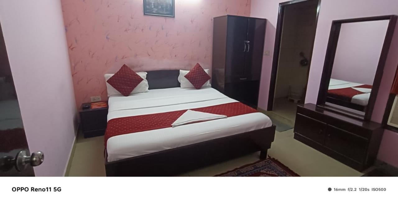 Airport Hotel Pariksheet Inn Nuova Delhi Esterno foto